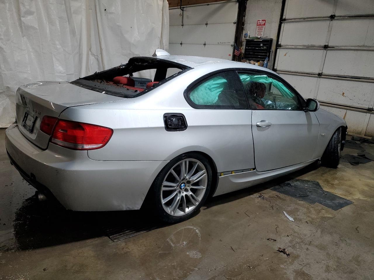 2010 BMW 335 I - Image 3
