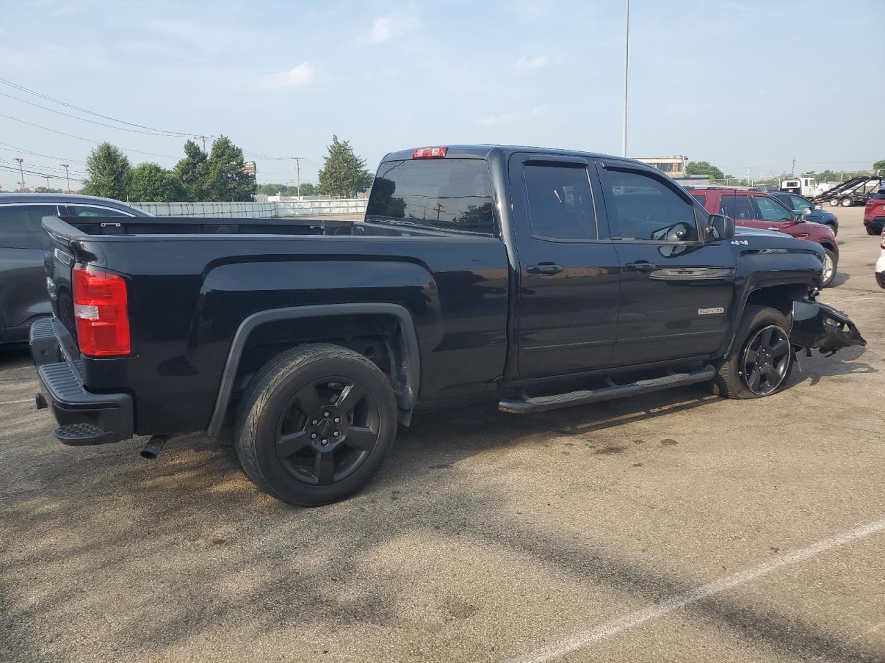 2017 GMC Sierra K1500 - Фото 3