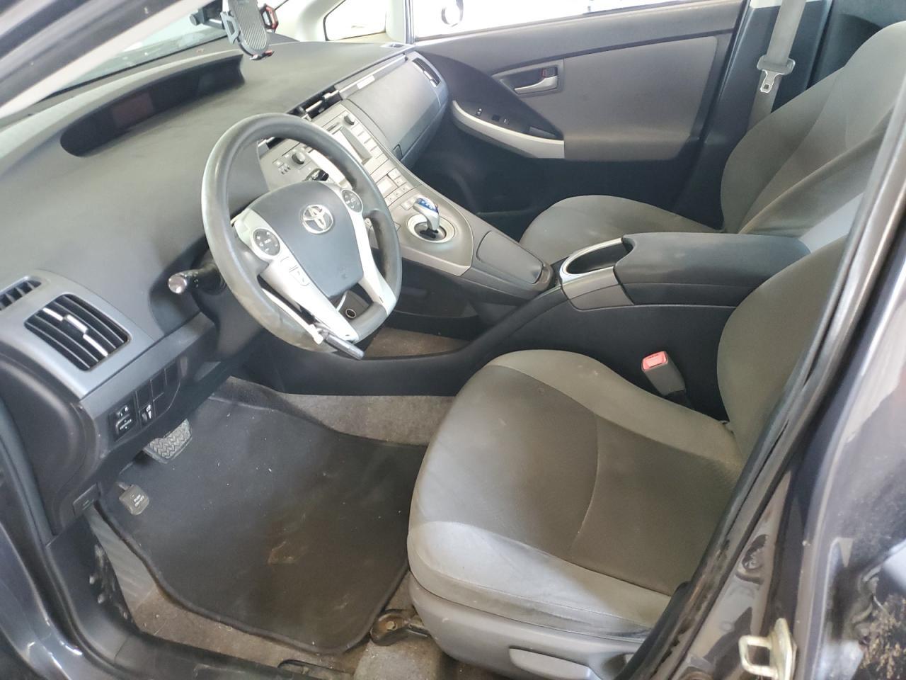 2012 Toyota Prius - Image 7