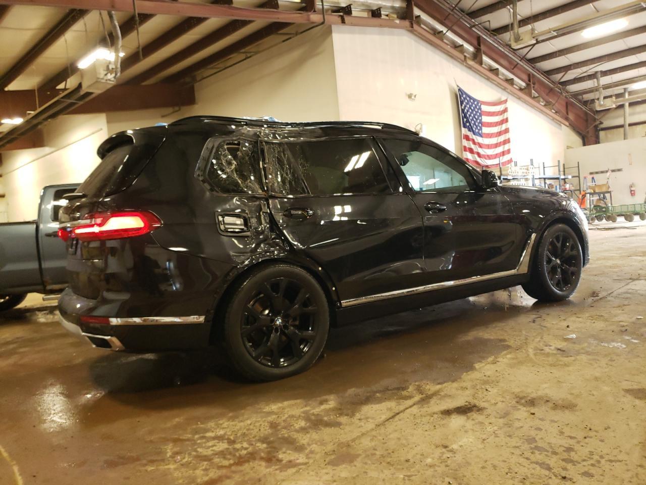 2022 BMW X7 xDrive40I - Фото 3