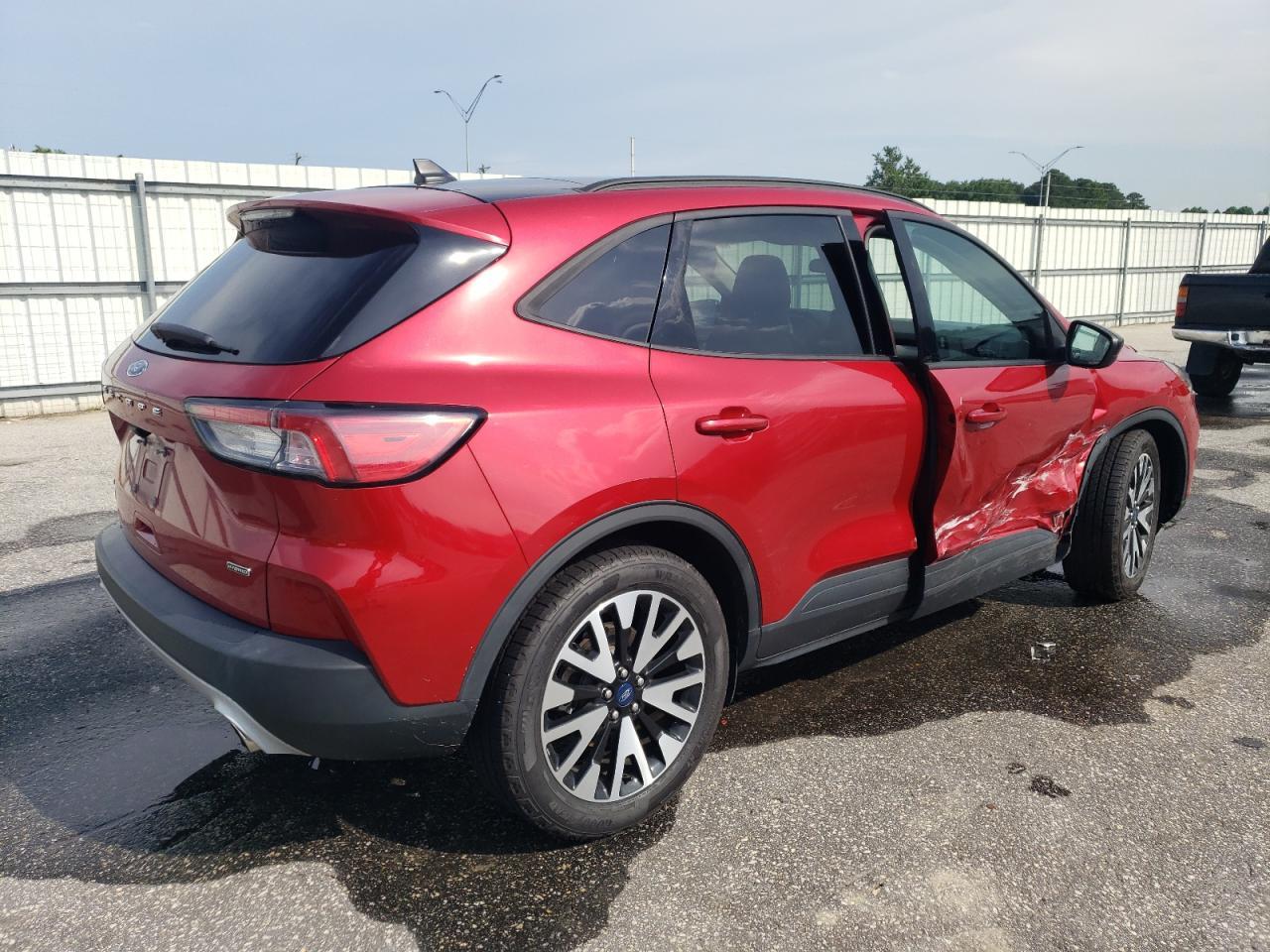 2020 Ford Escape Se Sport - Image 3