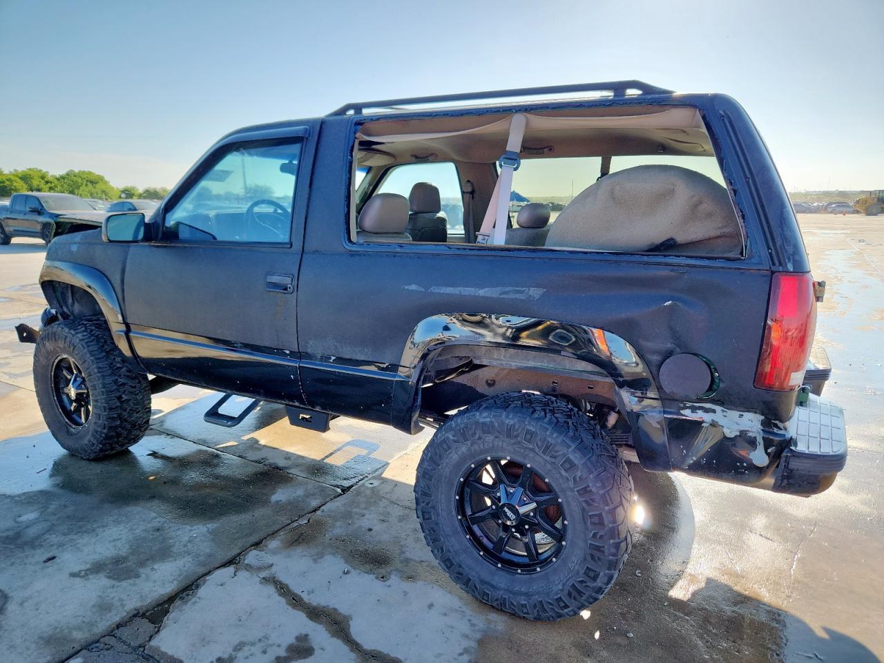 1999 Chevrolet Tahoe K1500 - Фото 2