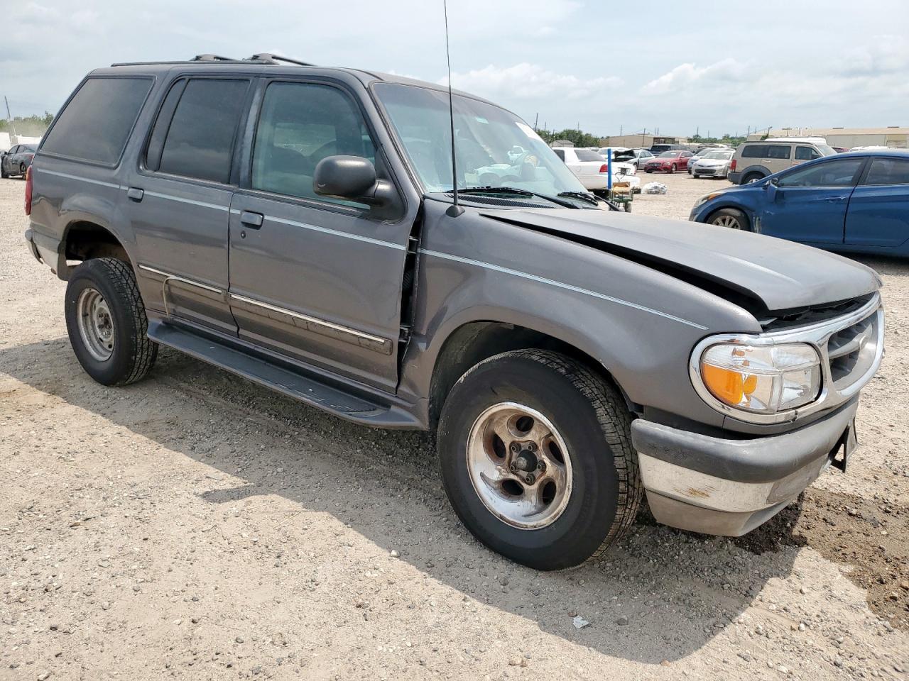 1998 Ford Explorer - Image 4