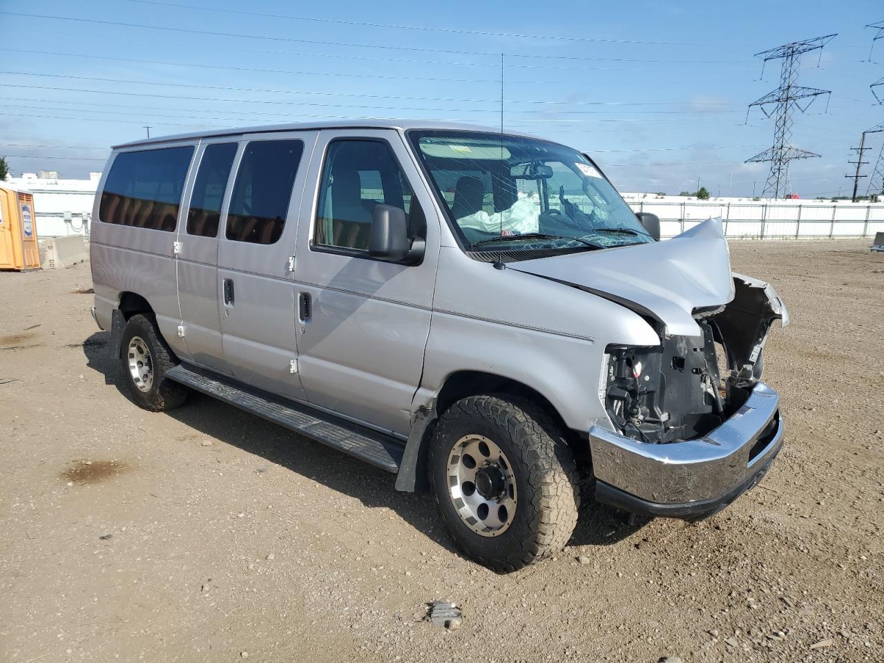 2013 Ford Econoline E350 Super Duty Wagon - Фото 4