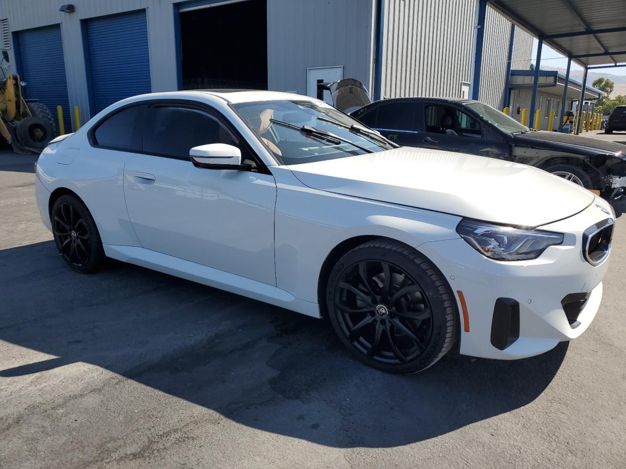 2023 BMW 230Xi - Image 4