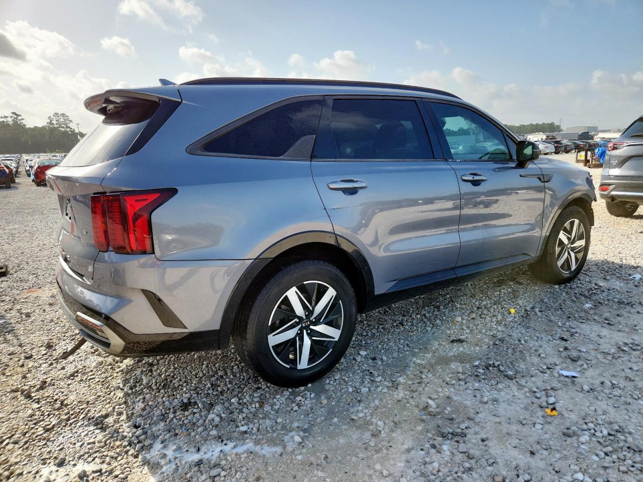 2021 Kia Sorento S - Фото 3