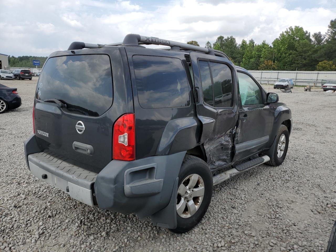 2013 Nissan Xterra X - Фото 3