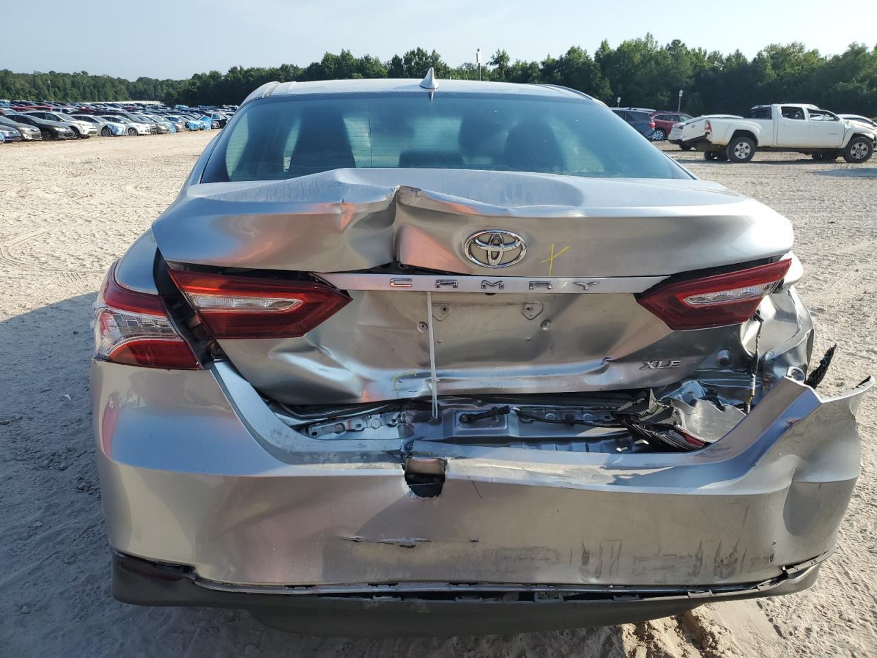 2020 Toyota Camry Xle - Image 6
