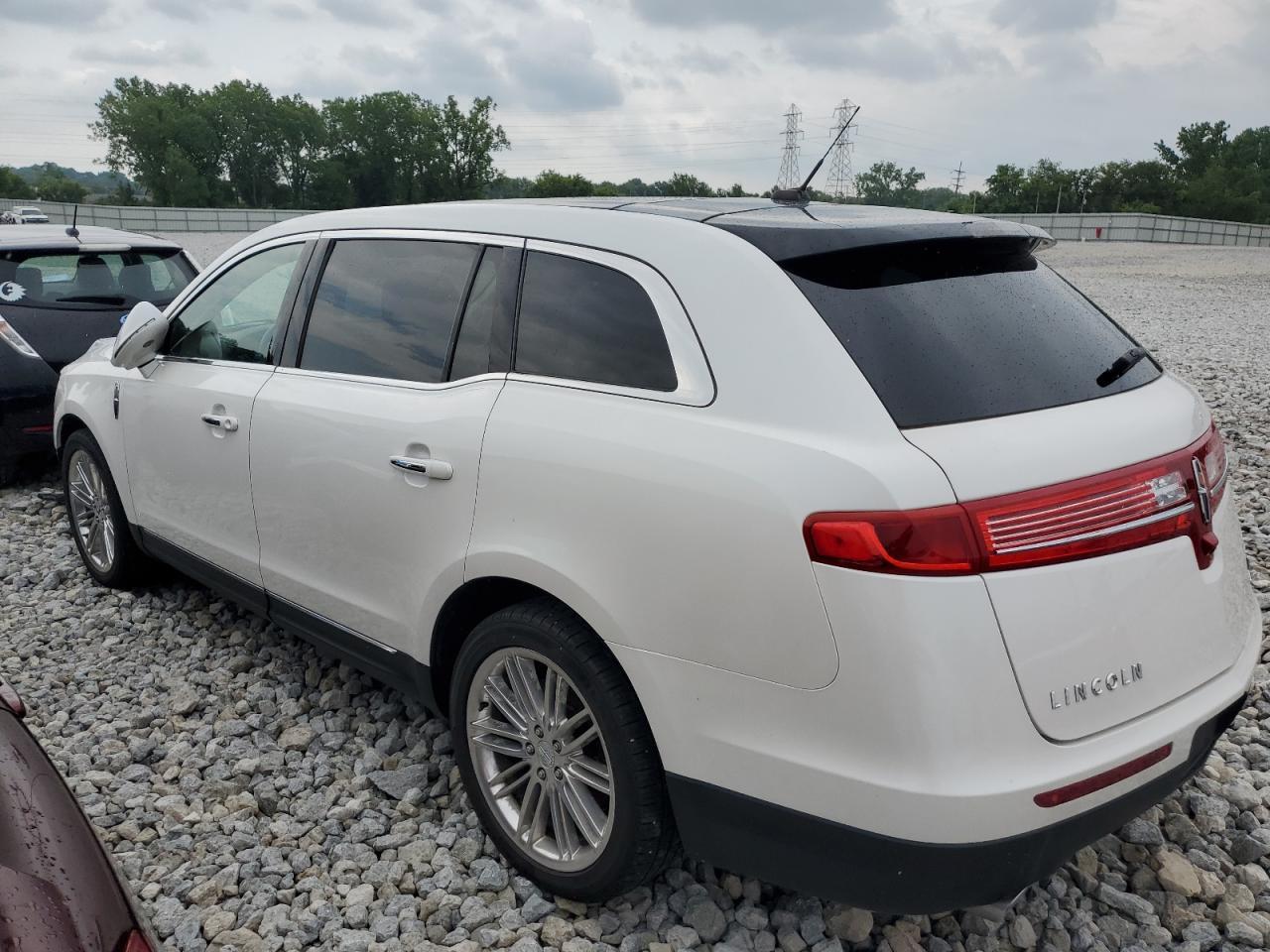 2015 Lincoln Mkt - Фото 2
