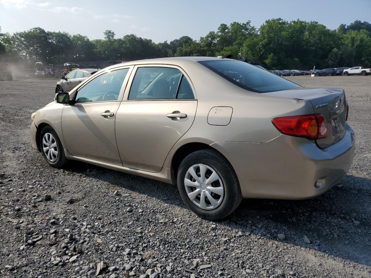 2010 Toyota Corolla Base - Фото 2