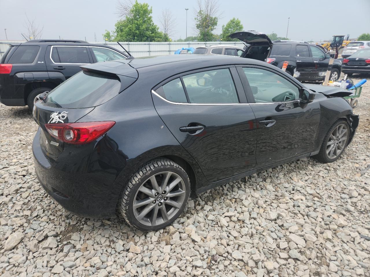 2018 Mazda 3 Touring - Фото 3