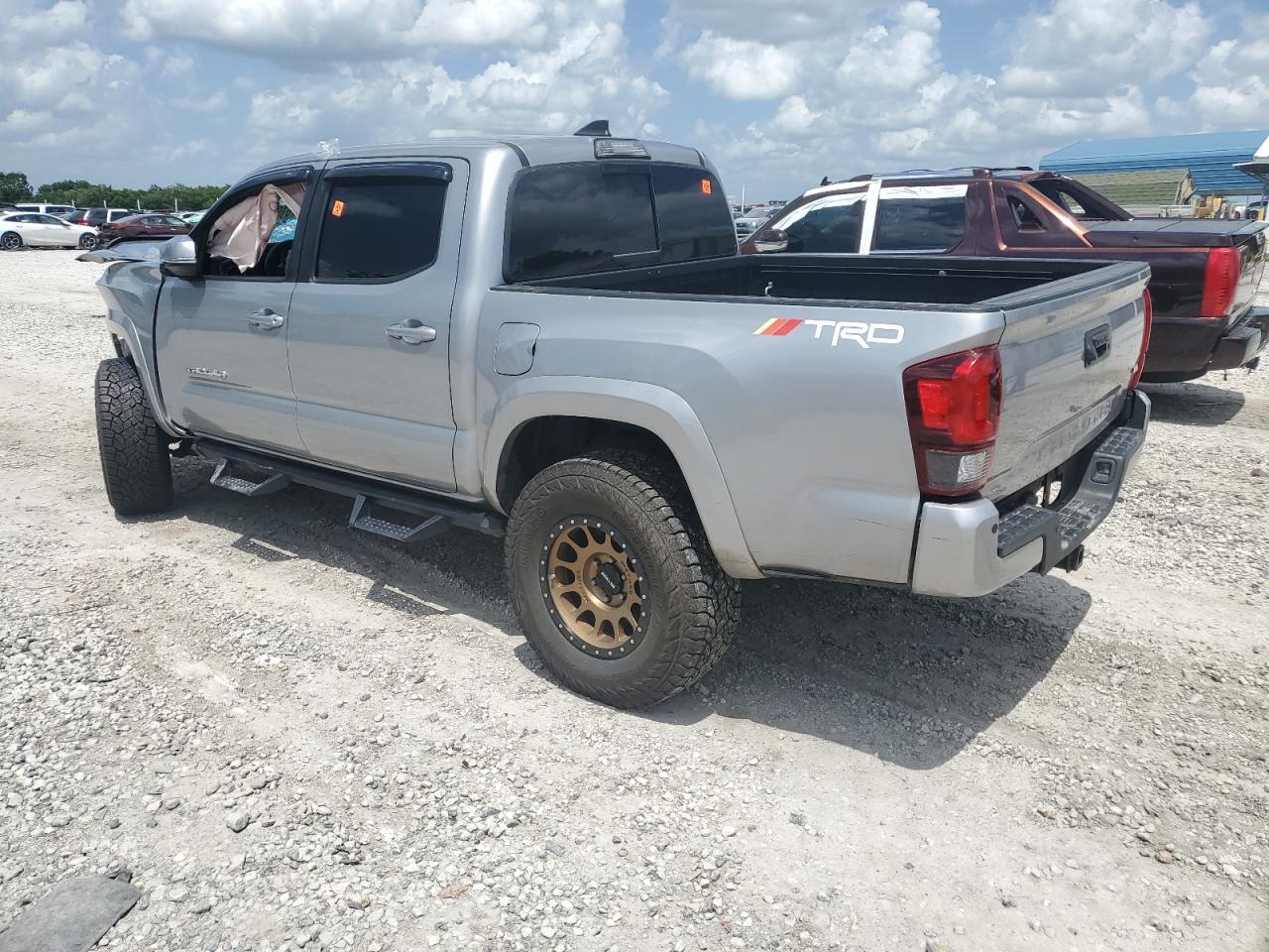 2019 Toyota Tacoma Double Cab - Фото 2