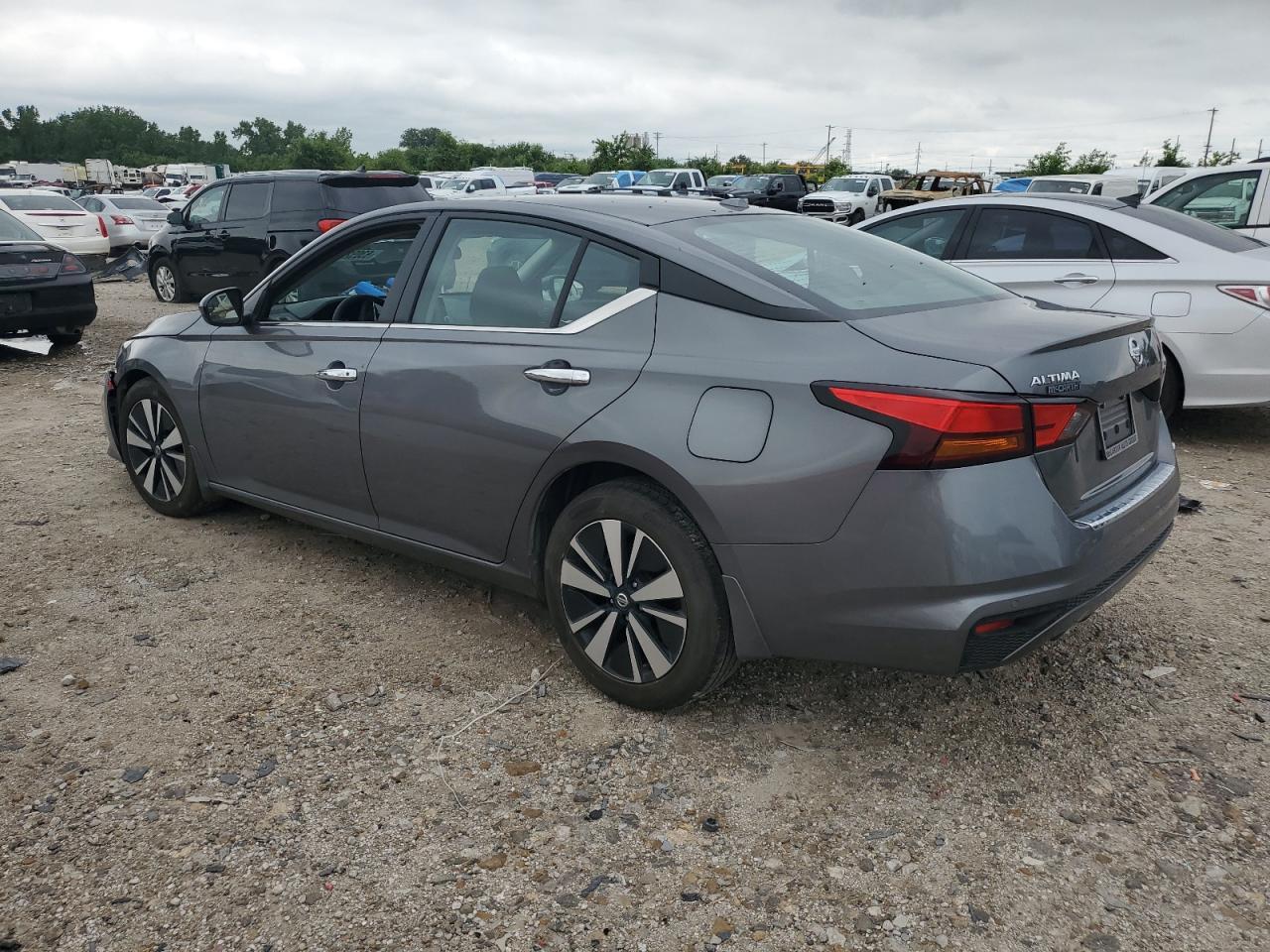 2022 Nissan Altima Sv - Image 2