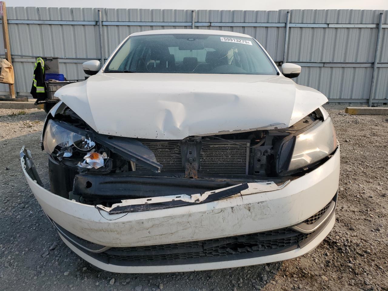 2013 Volkswagen Passat S - Фото 5