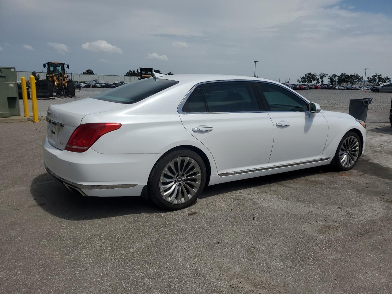 2017 Genesis G90 Premium - Image 3