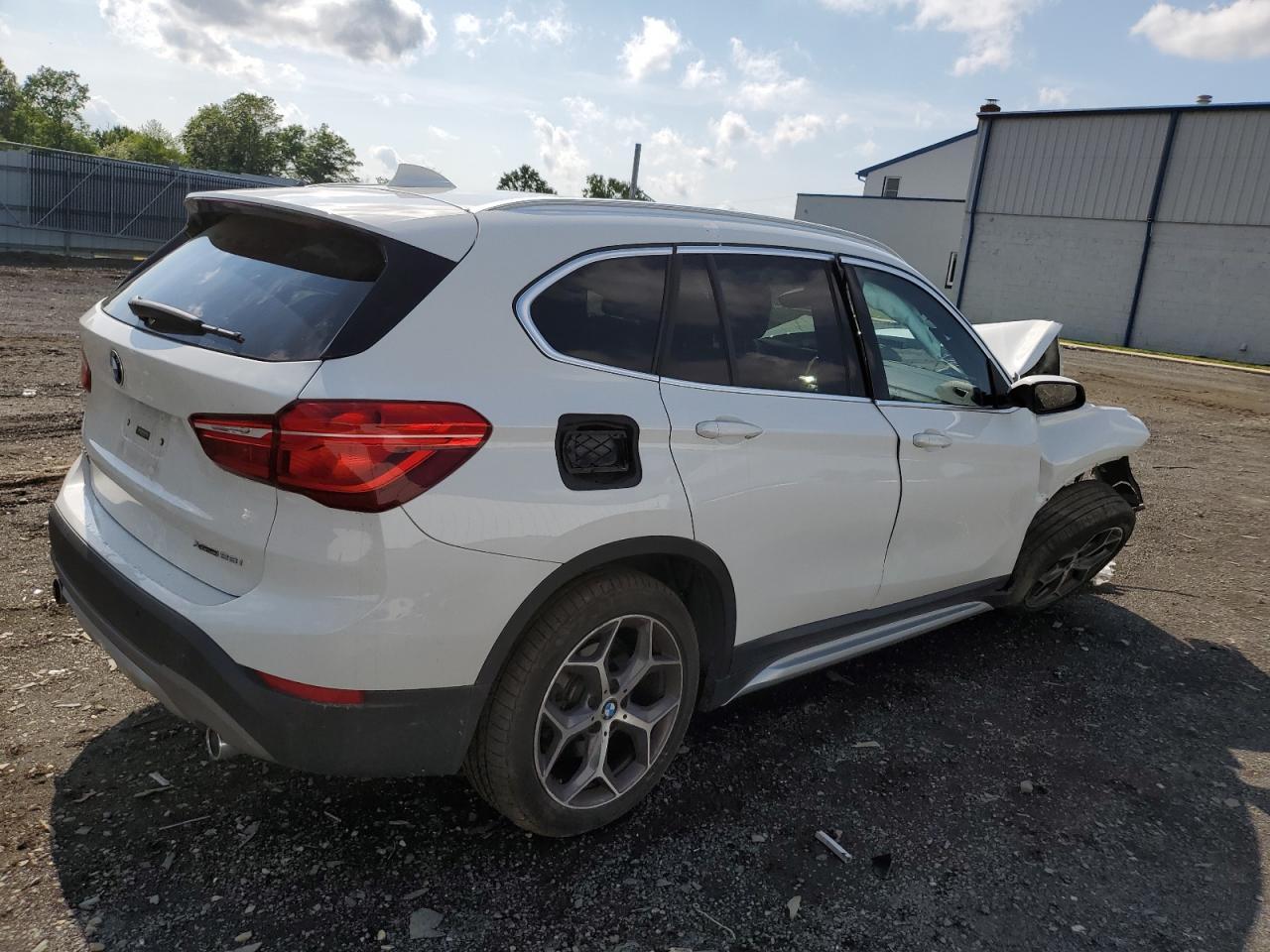 2018 BMW X1 xDrive28I - Фото 3
