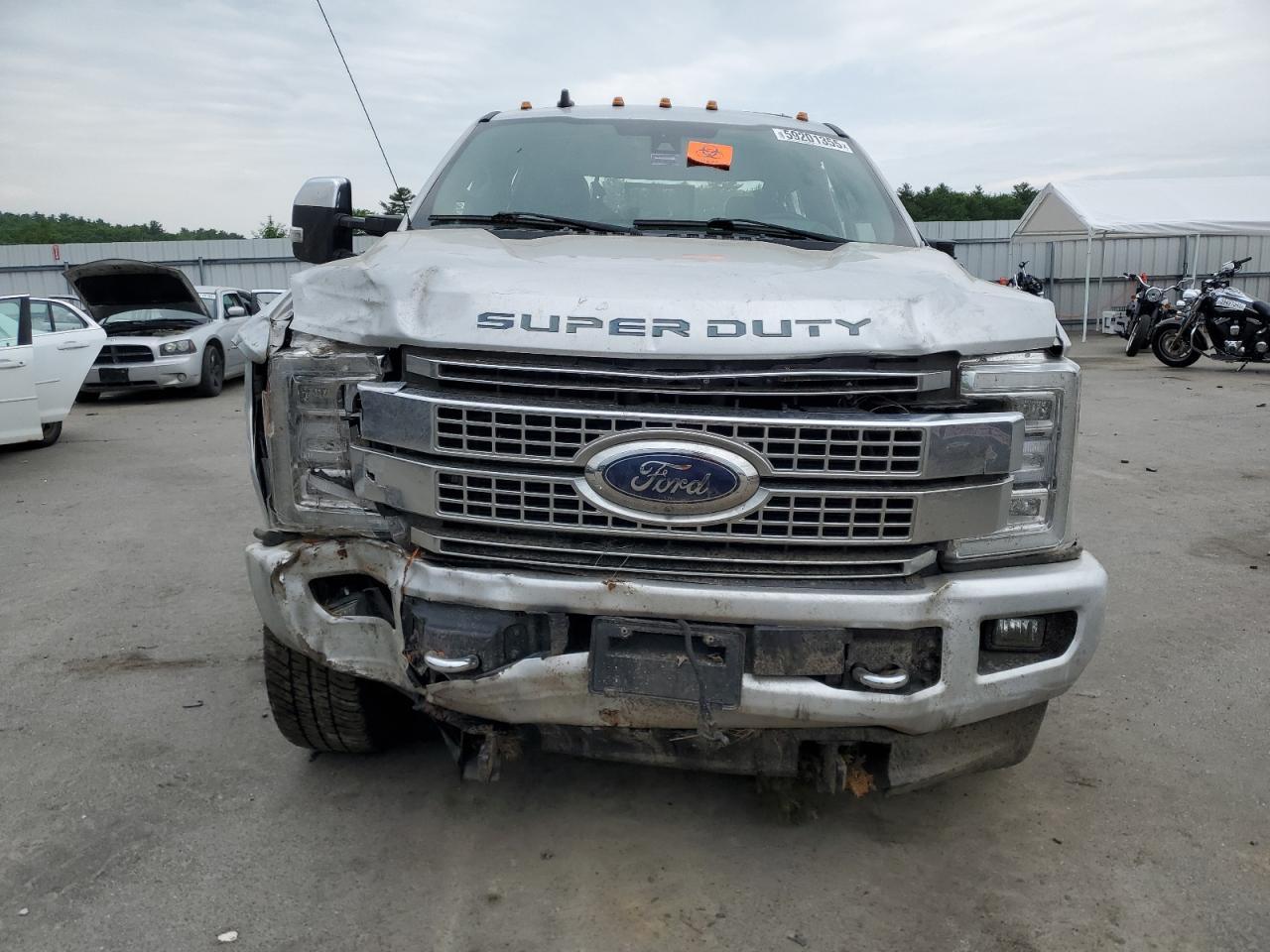 2019 Ford F350 Super Duty - Фото 5