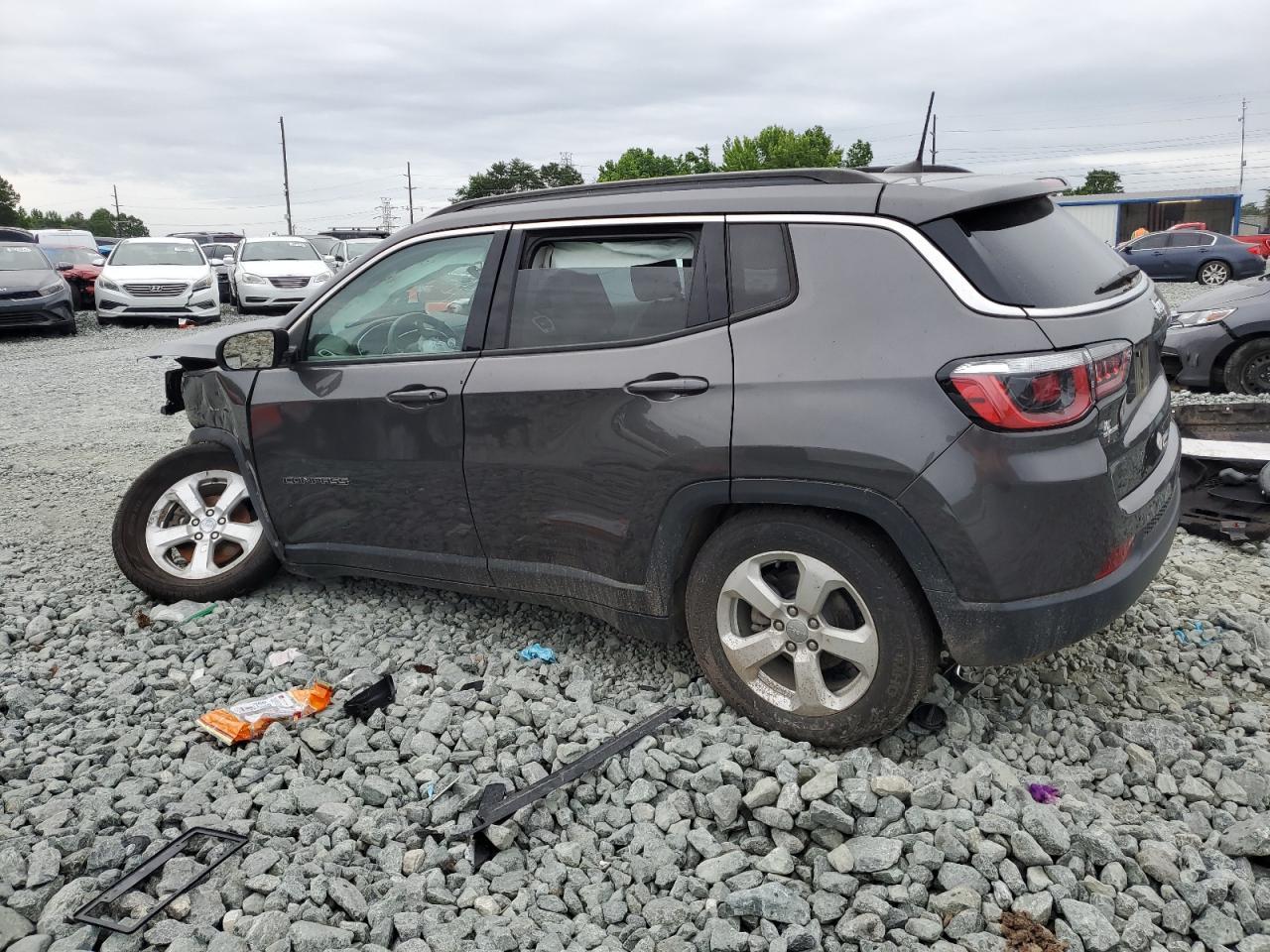 2019 Jeep Compass Latitude - Image 2