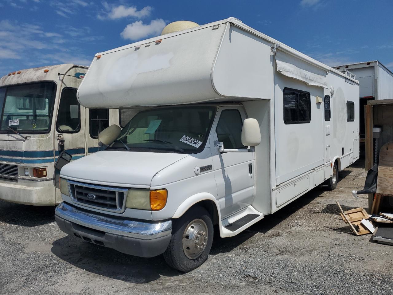 2006 Ford Econoline E450 Super Duty Cutaway Van - Фото 2