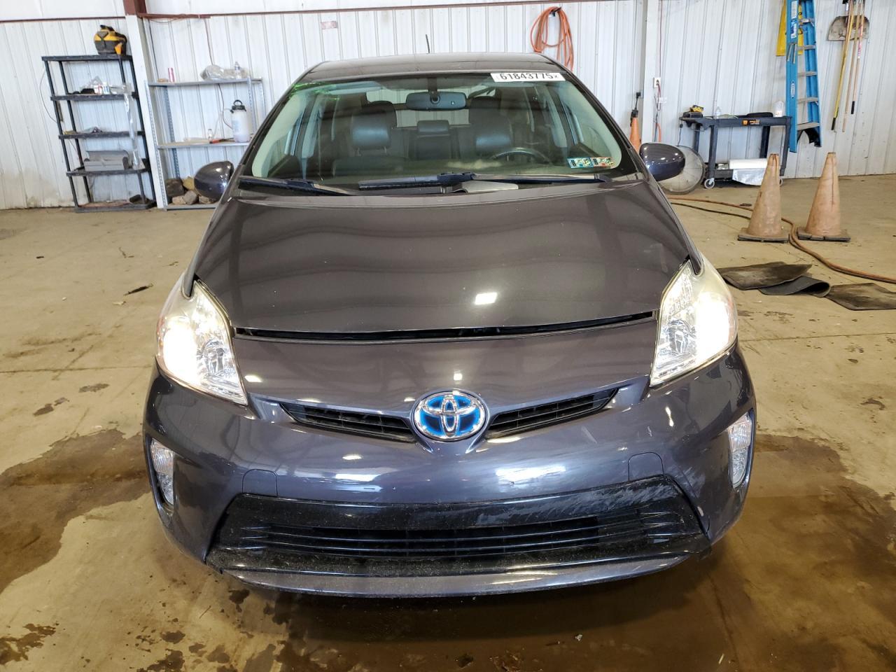 2015 Toyota Prius - Фото 5