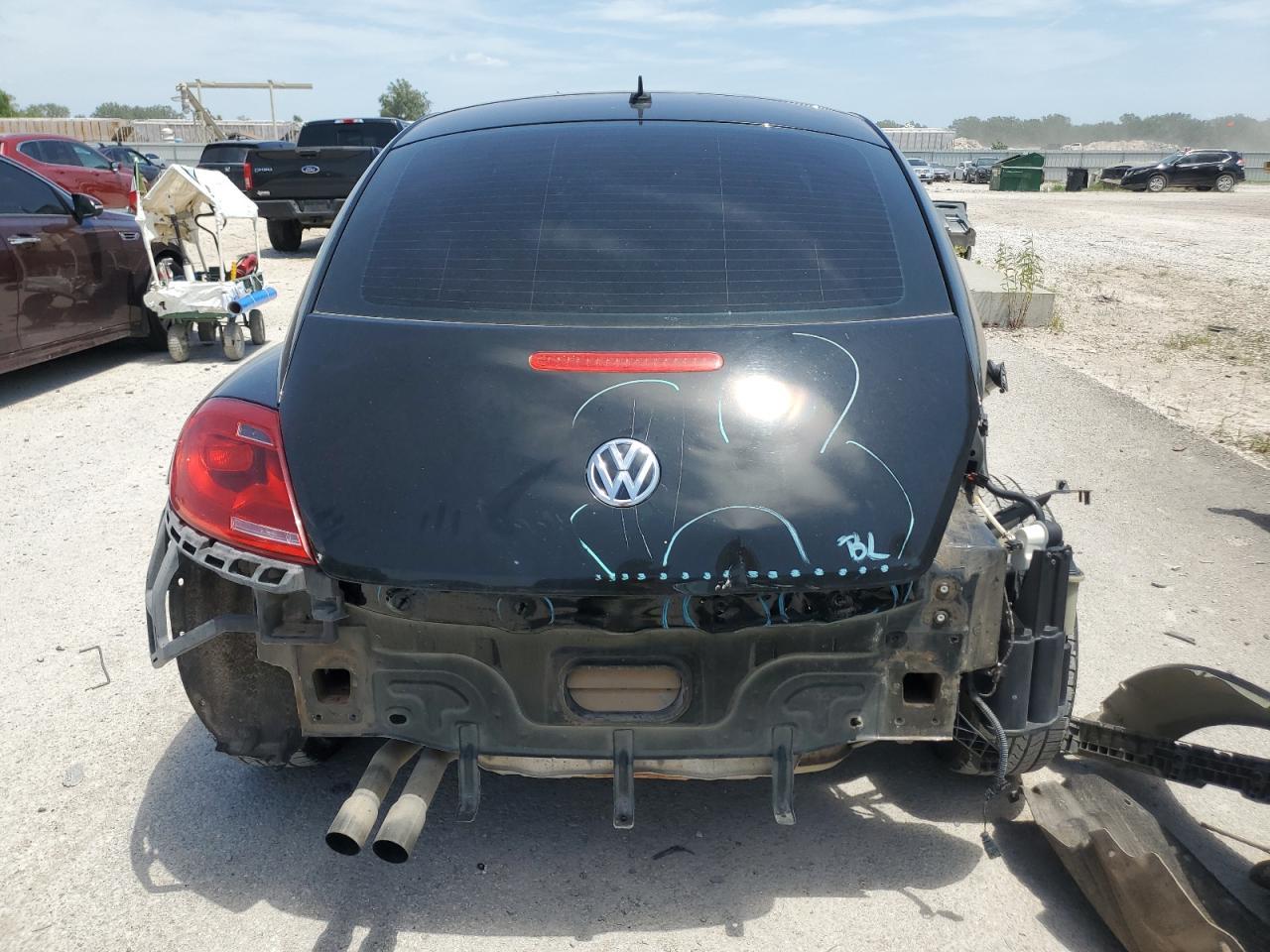 2014 Volkswagen Beetle - Image 6