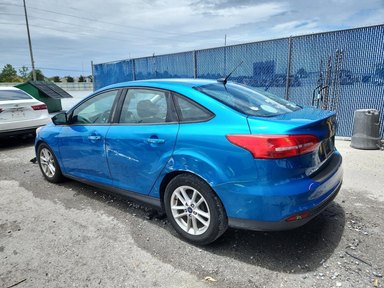 2016 Ford Focus Se - Image 2