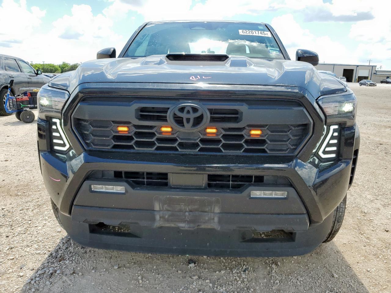 2024 Toyota Tacoma Double Cab - Image 5