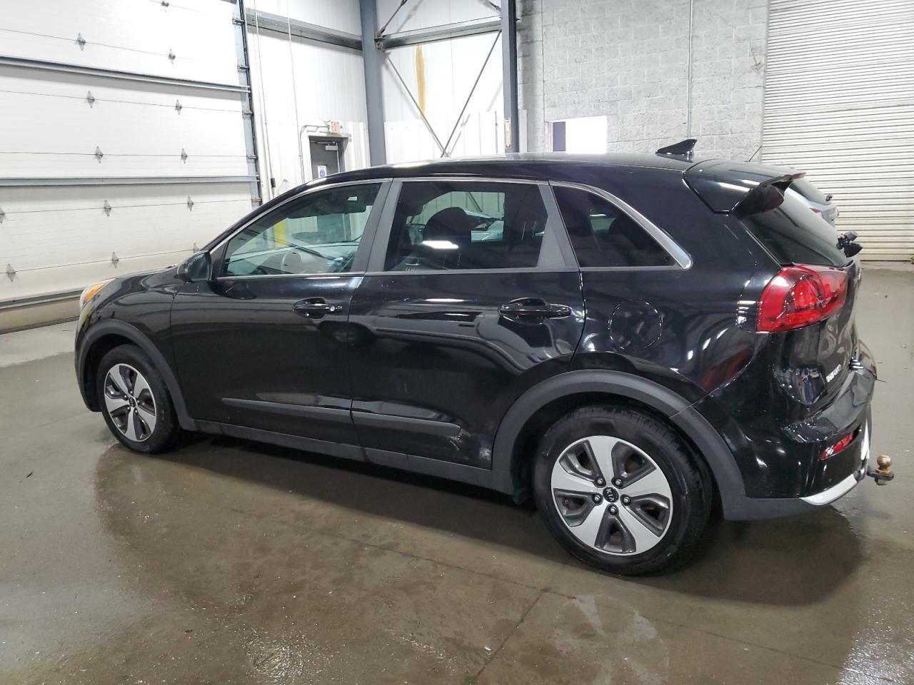 2017 Kia Niro Fe - Image 2