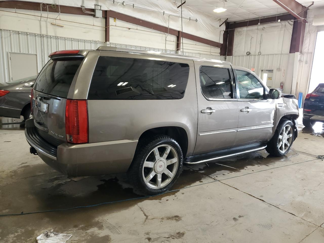 2012 Cadillac Escalade Esv Luxury - Image 3