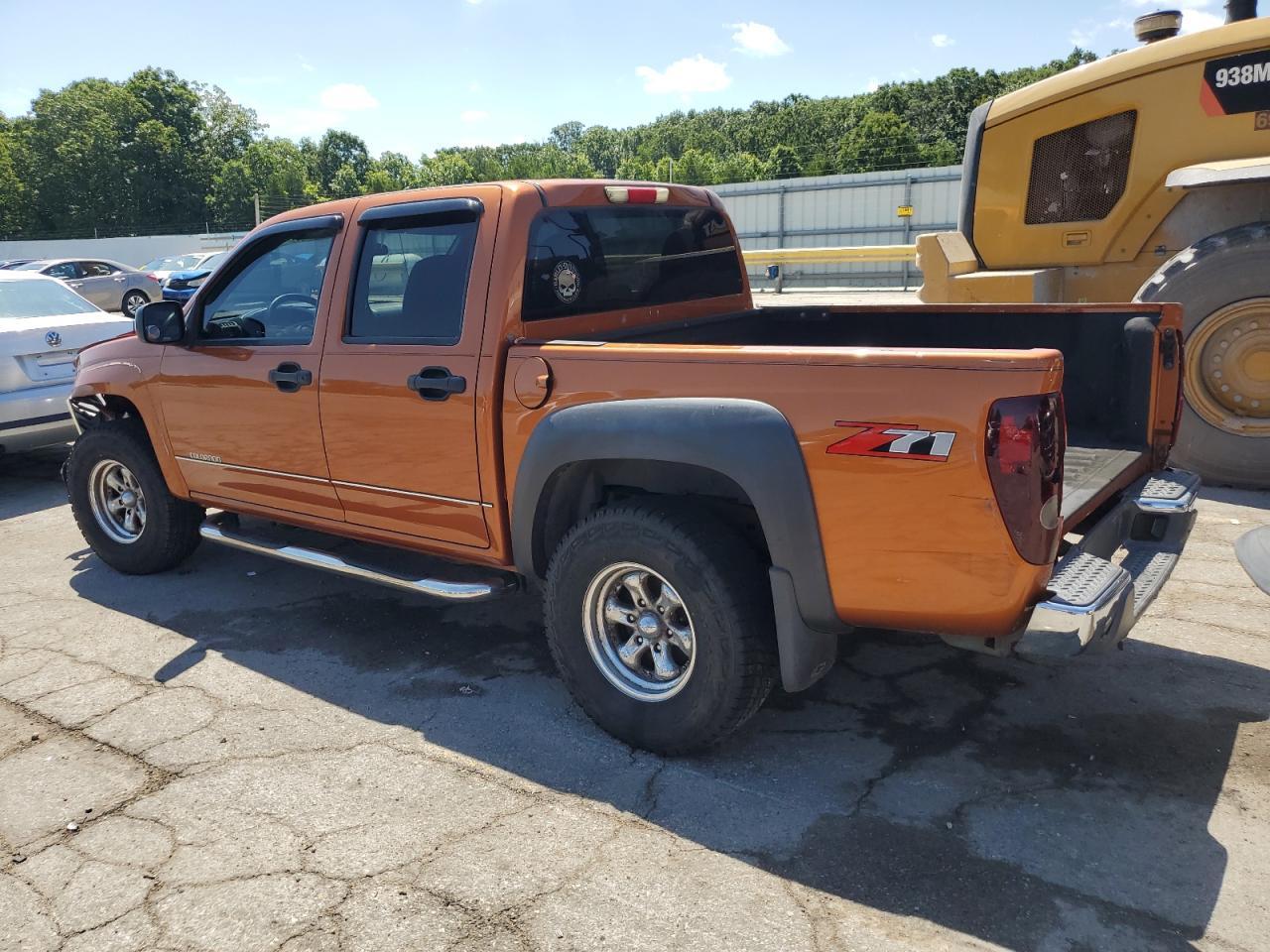 2005 Chevrolet Colorado - Image 2