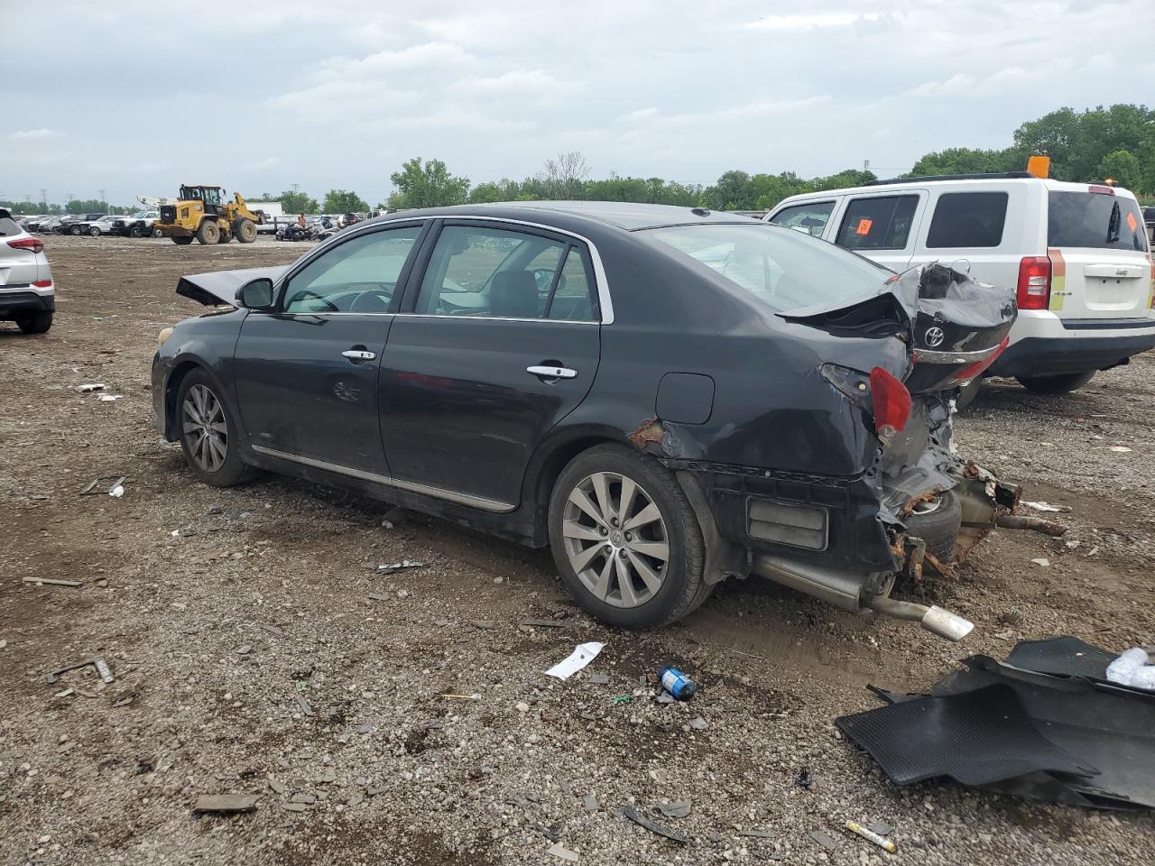 2011 Toyota Avalon Base - Image 2