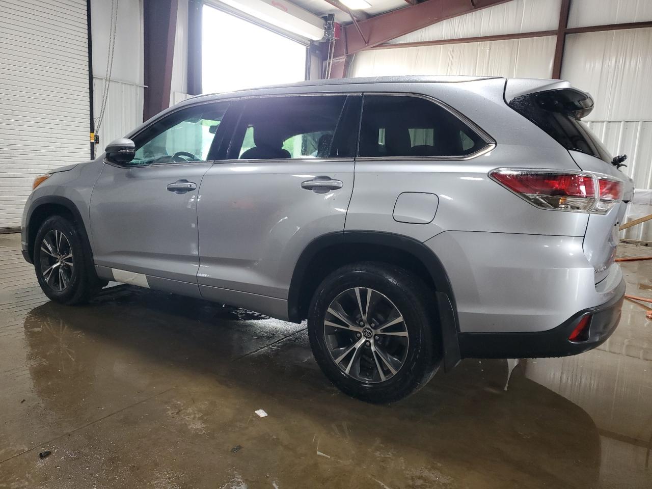 2016 Toyota Highlander Xle - Фото 2