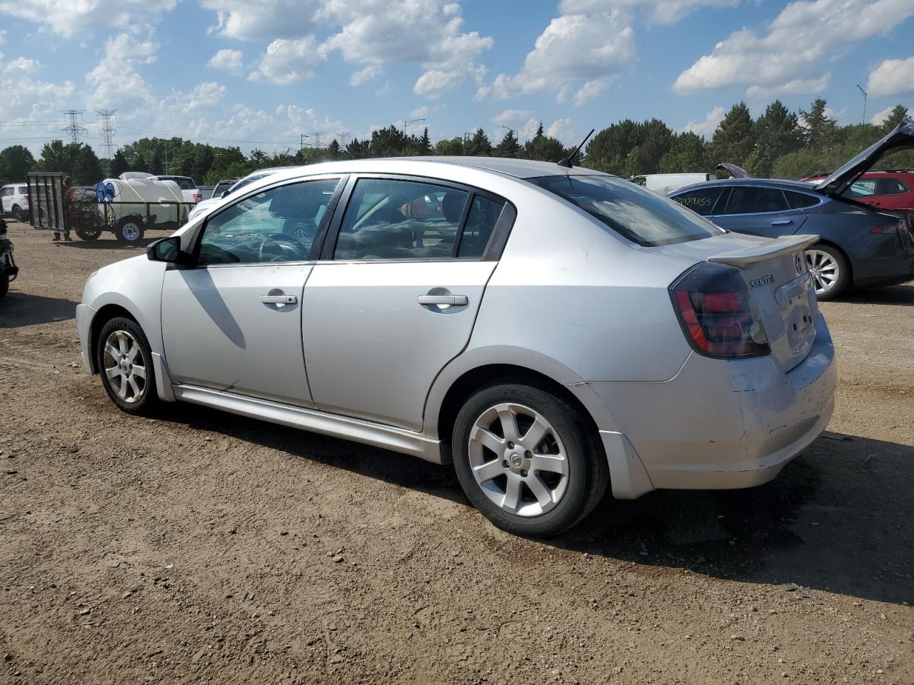 2011 Nissan Sentra 2.0 - Image 2
