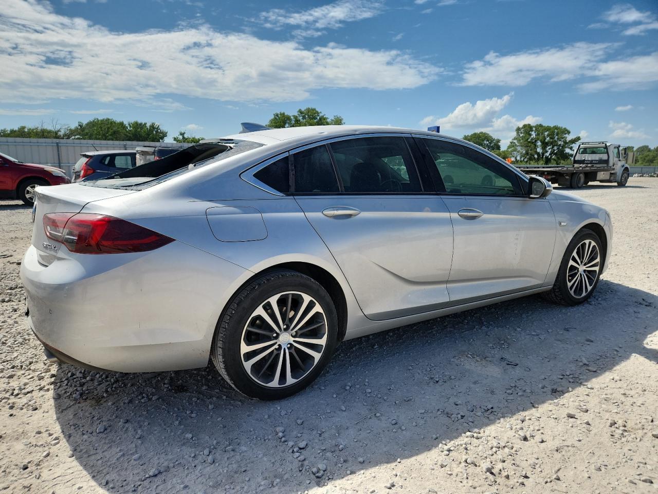 2019 Buick Regal Essence - Фото 3
