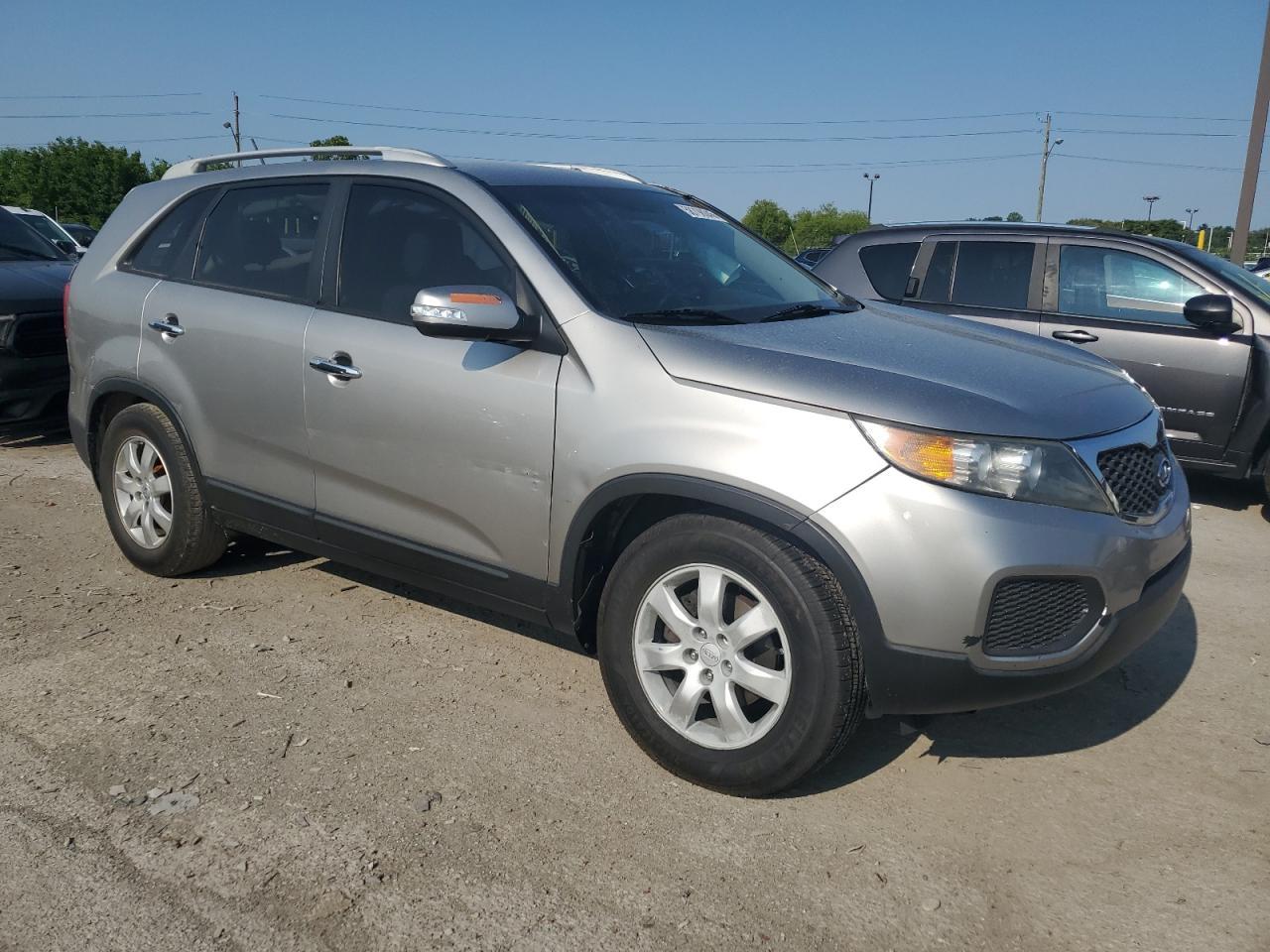 2013 Kia Sorento Lx - Image 4