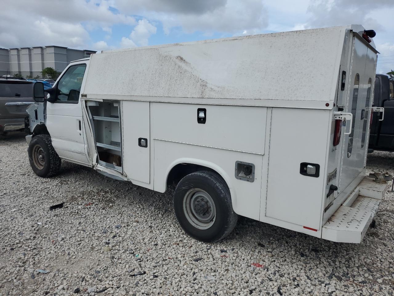 2019 Ford Econoline E350 Super Duty Cutaway Van - Фото 2