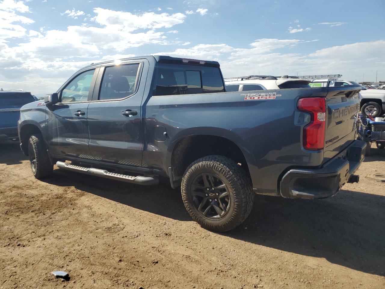 2021 Chevrolet Silverado K1500 Lt Trail Boss - Фото 2