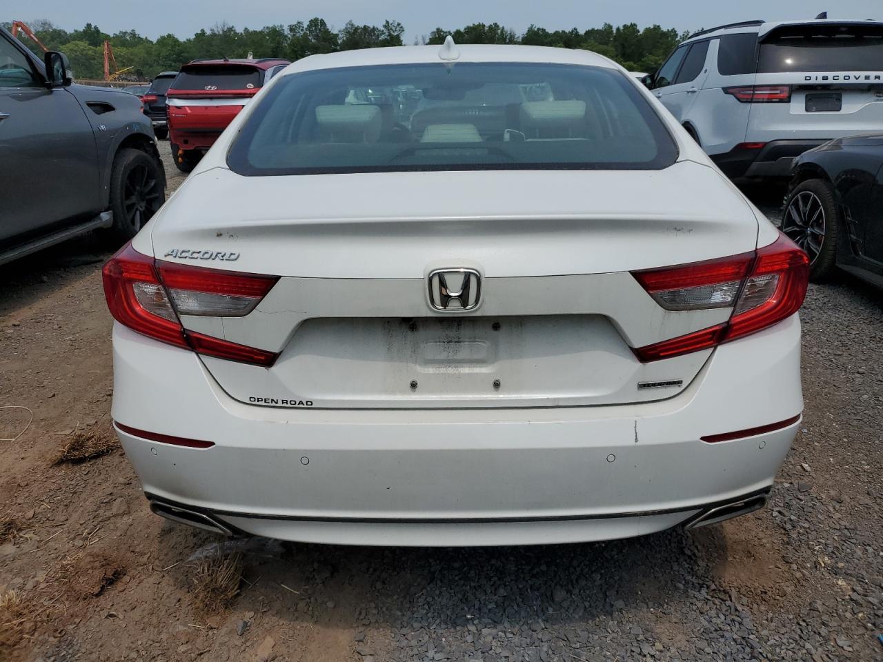 2018 Honda Accord Touring - Image 6