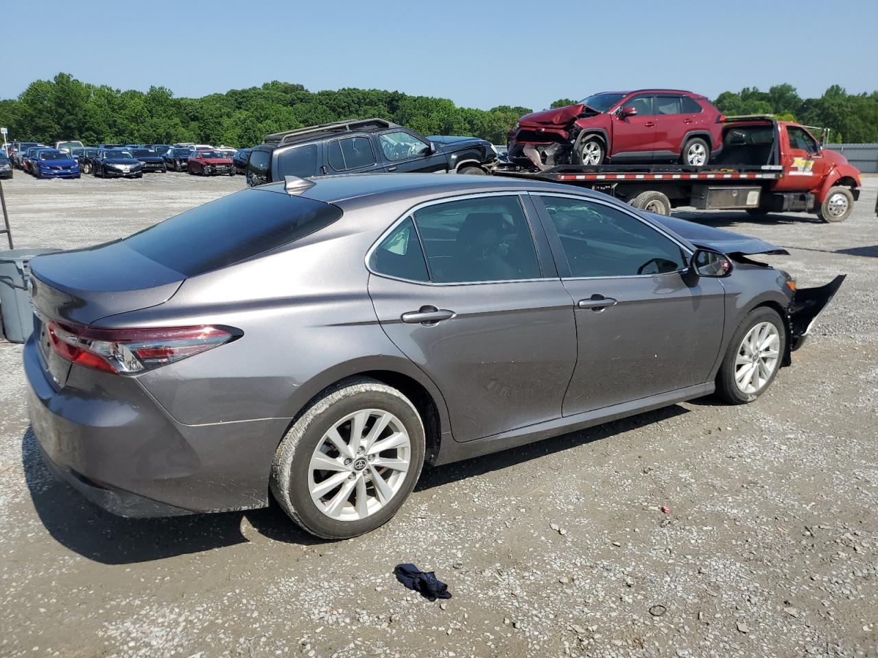 2023 Toyota Camry Le - Фото 3