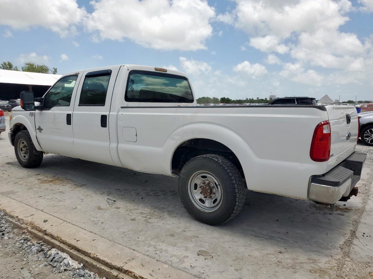 2015 Ford F350 Super Duty - Фото 2