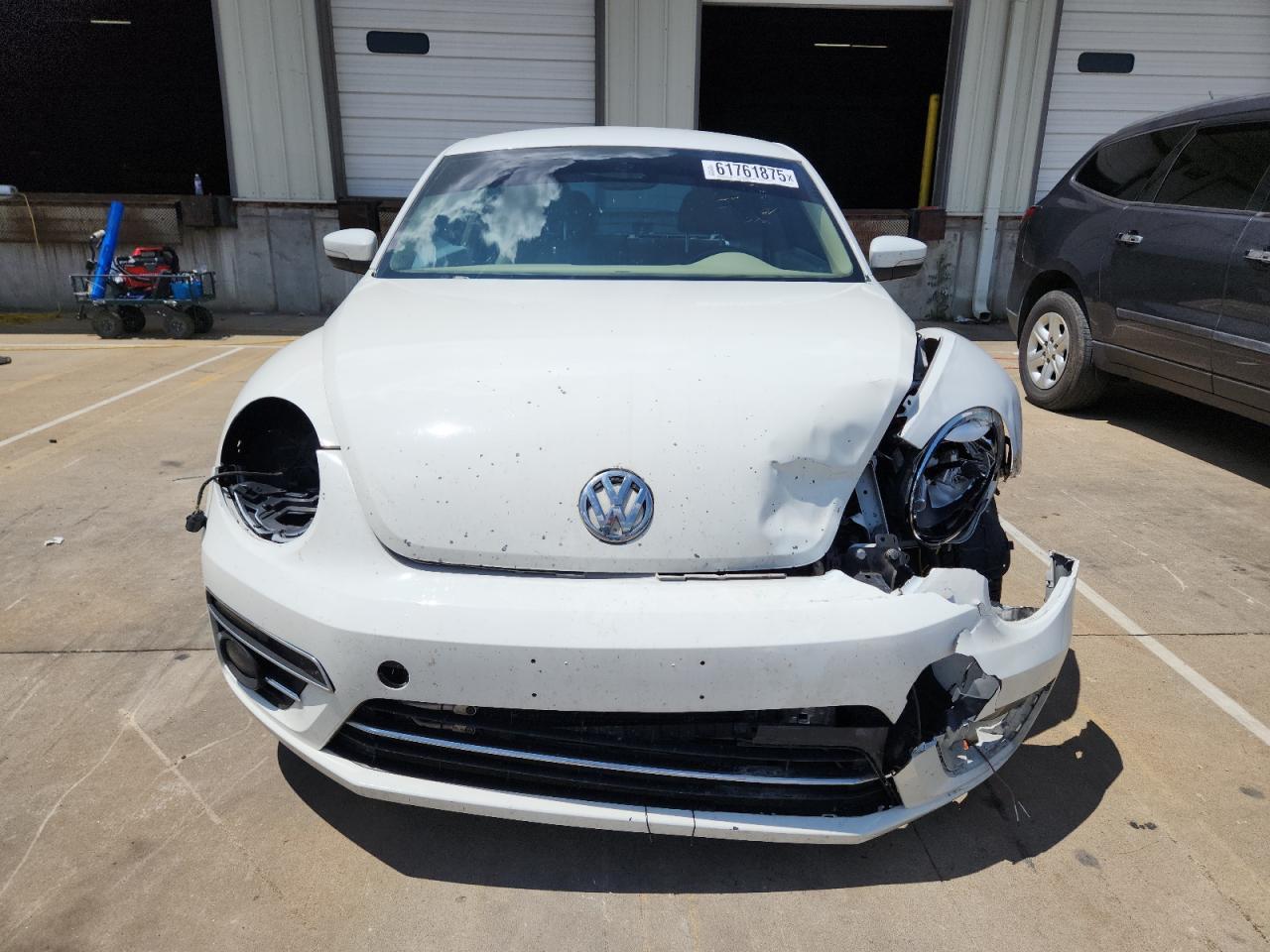 2015 Volkswagen Beetle 1.8T - Фото 5