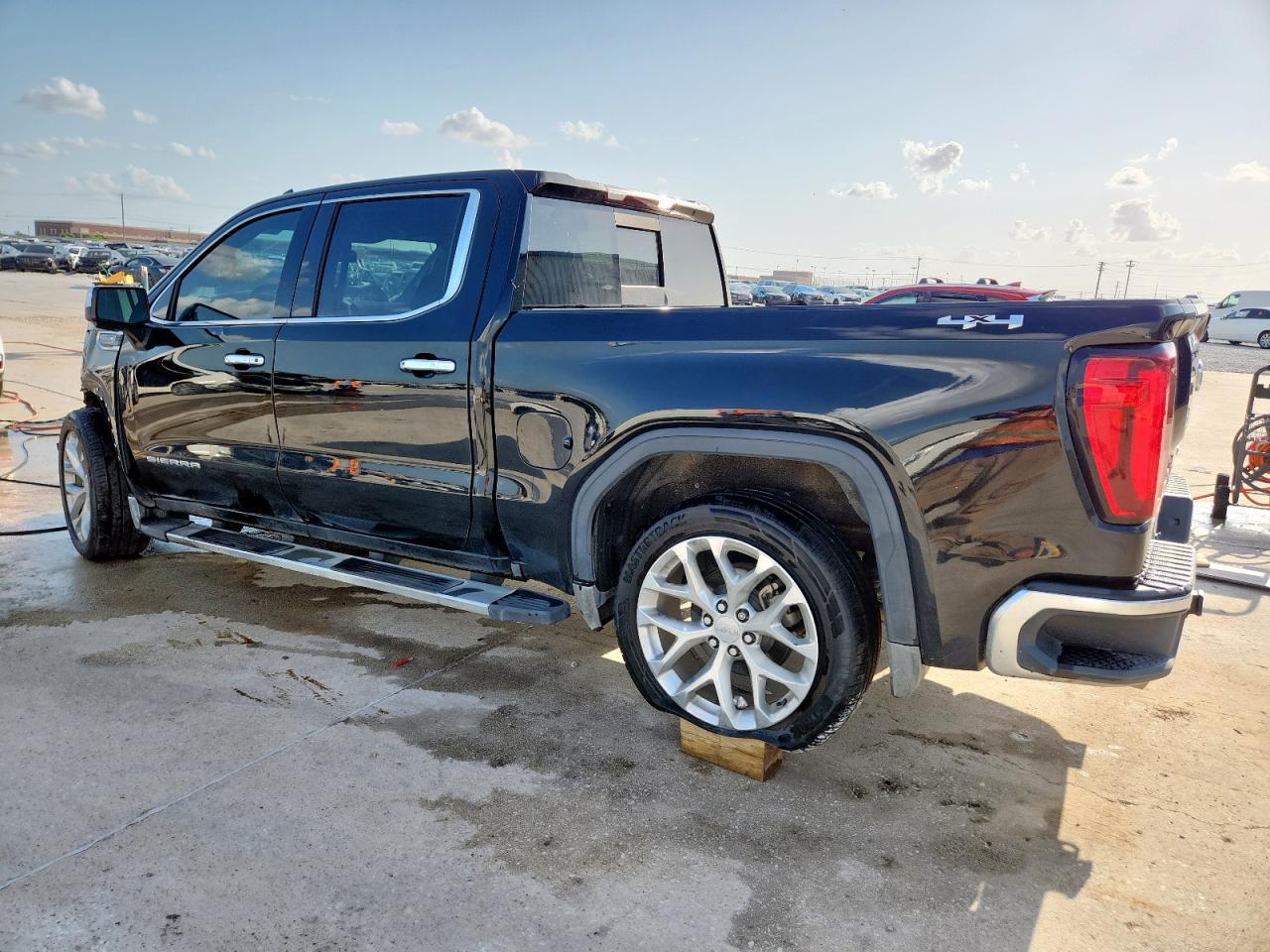 2019 GMC Sierra K1500 Slt - Image 2
