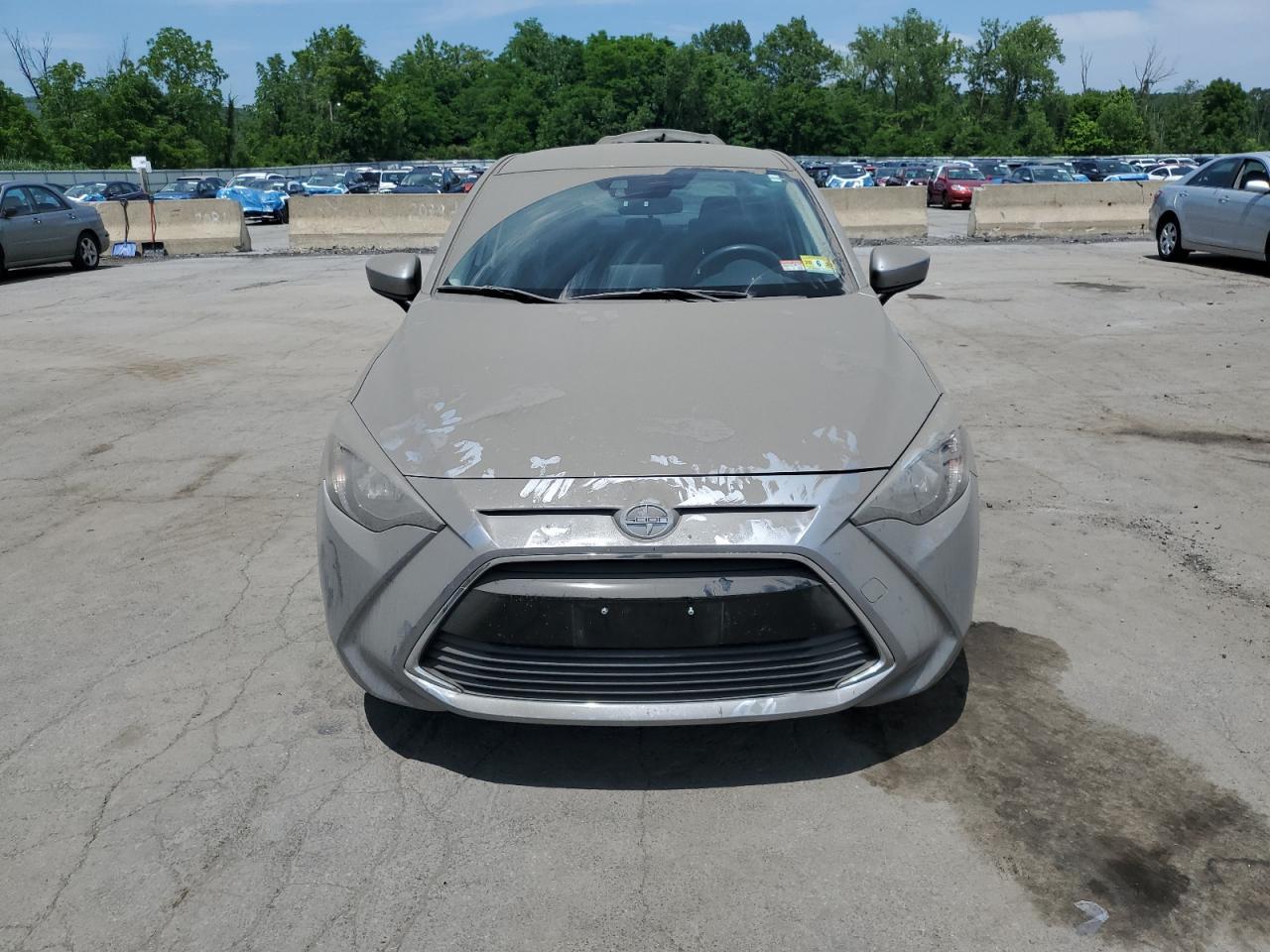 2016 Scion Ia - Фото 5