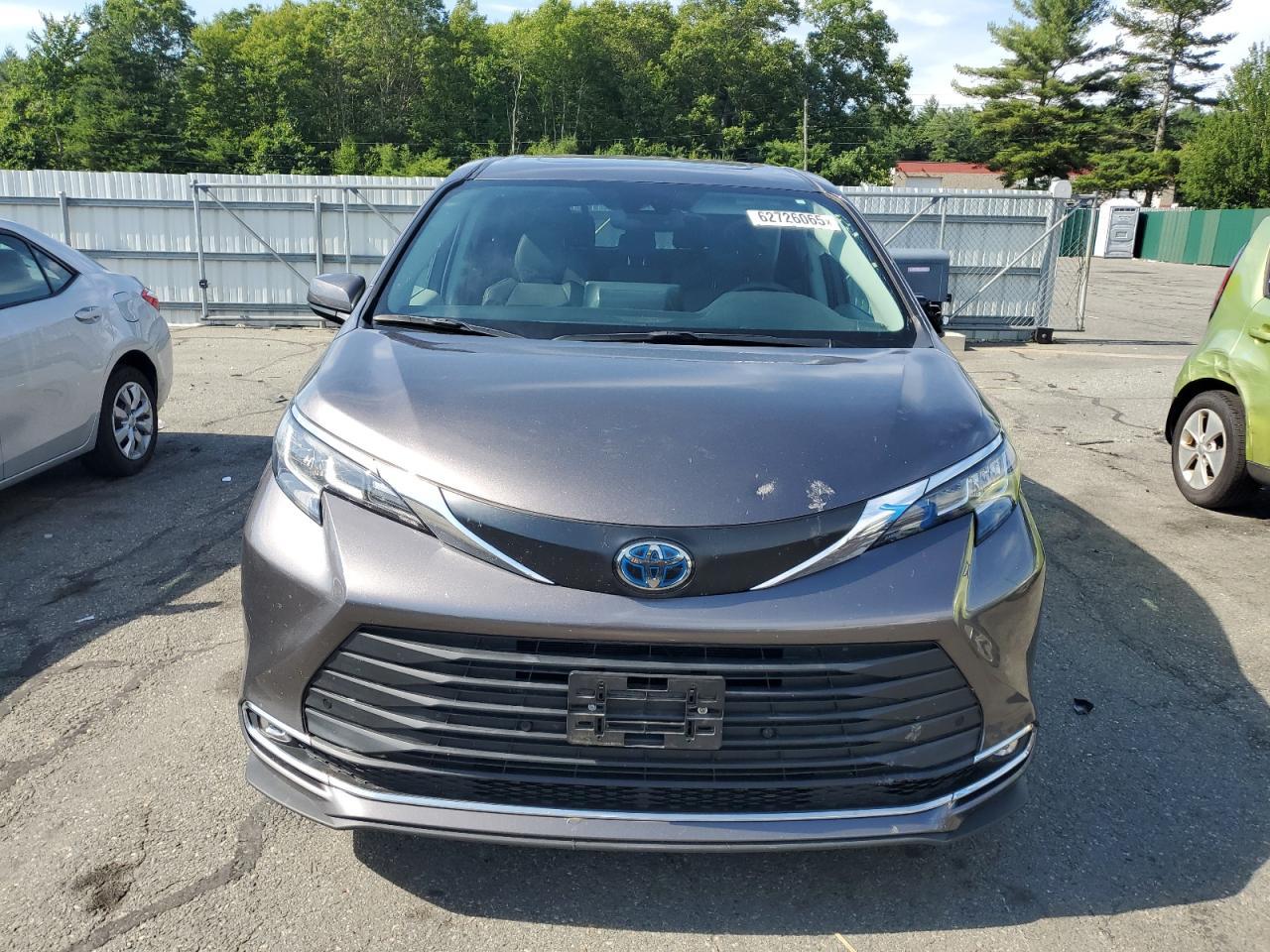 2022 Toyota Sienna Xle - Фото 5
