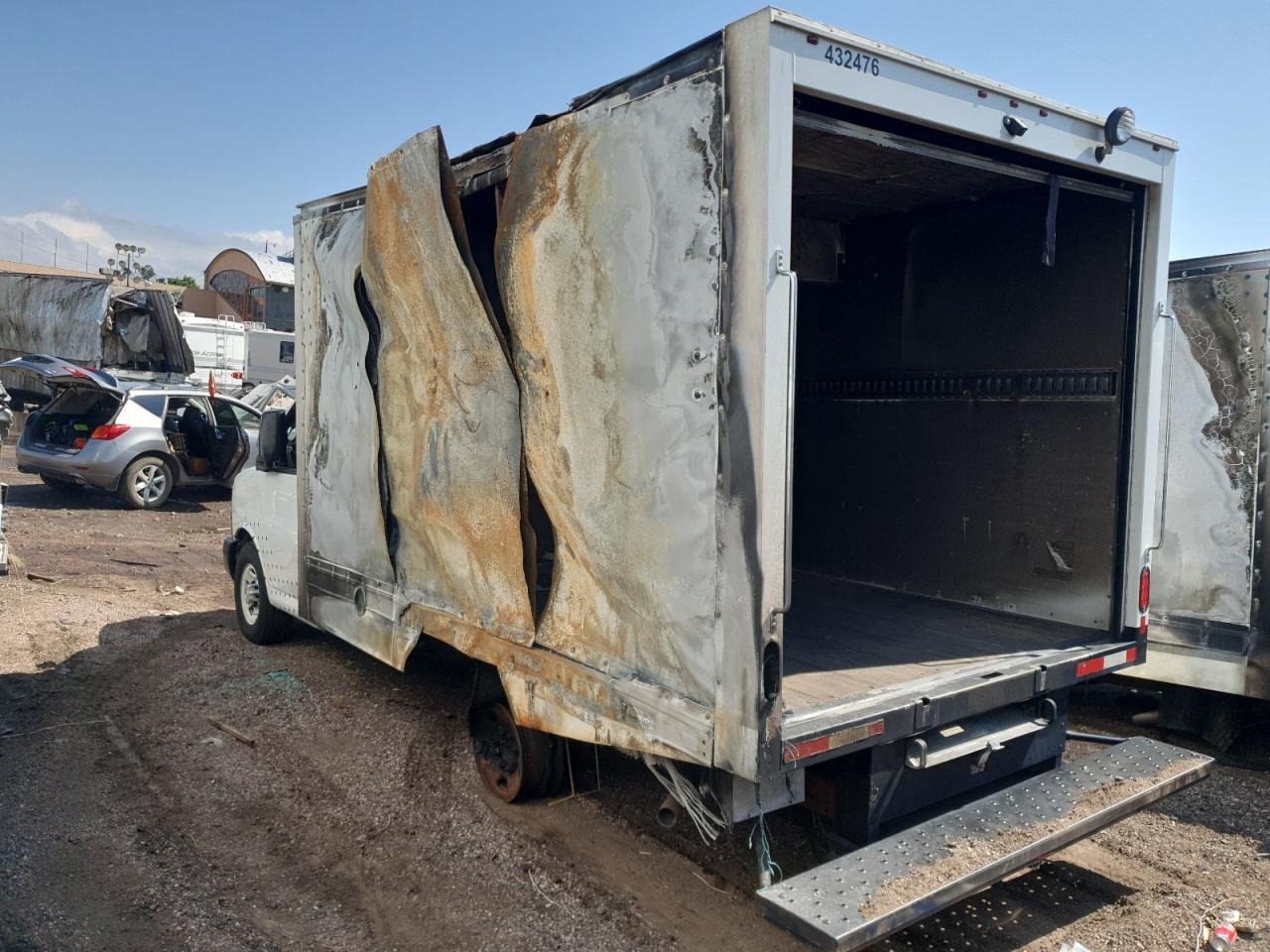 2023 Chevrolet Express G3500 - Фото 2