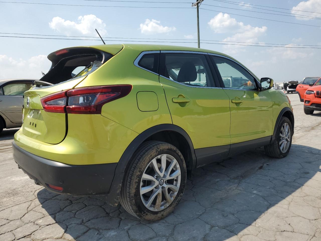 2021 Nissan Rogue Sport S - Фото 3