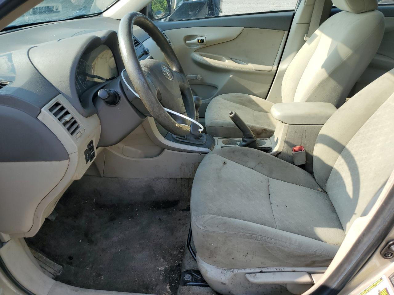 2010 Toyota Corolla Base - Фото 7