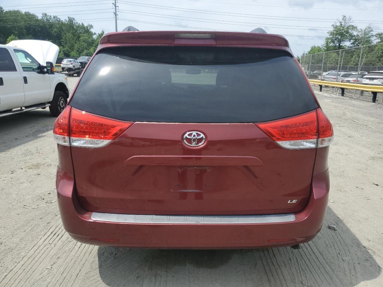 2011 Toyota Sienna Le - Фото 6