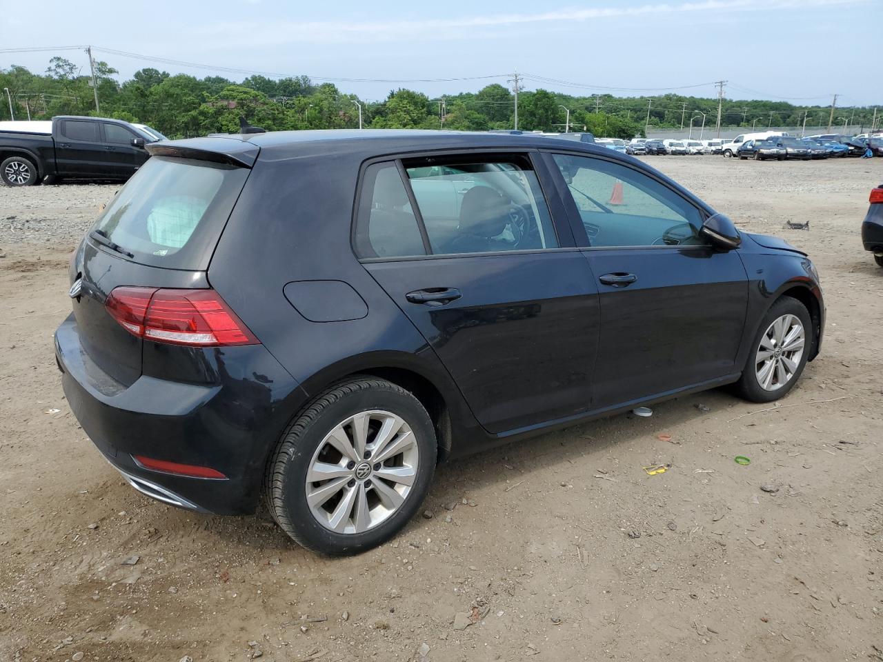 2021 Volkswagen Golf - Фото 3
