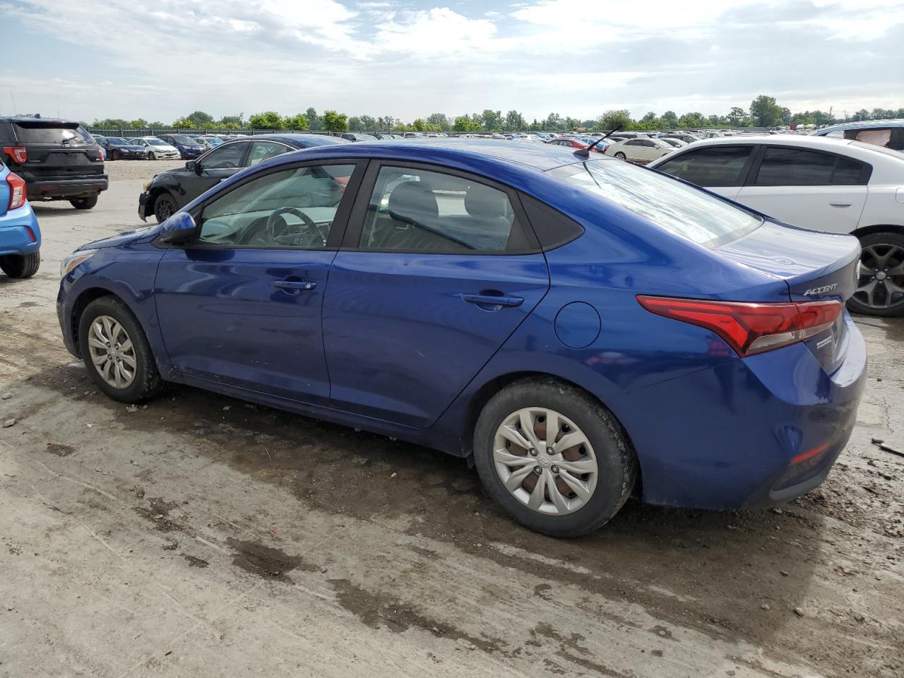 2018 Hyundai Accent Se - Фото 2